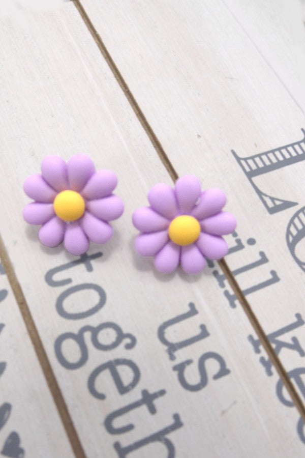 Daisy Flower Stud